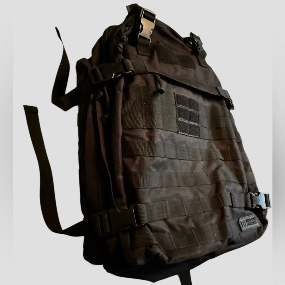 High End Highland Tactical Black Men's Heavy Duty Backpack MINT - Picture 3 of 12